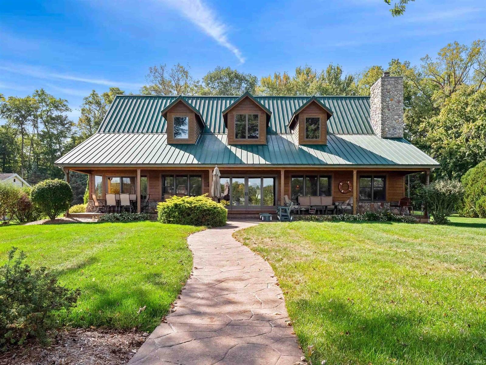 1905 E 750 S, Wolcottville, IN 46795