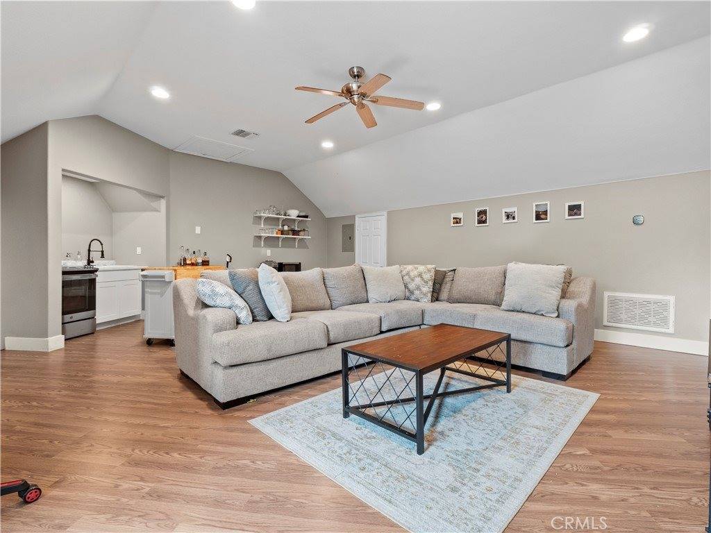15341 Iron Canyon, Canyon Country, CA 91387