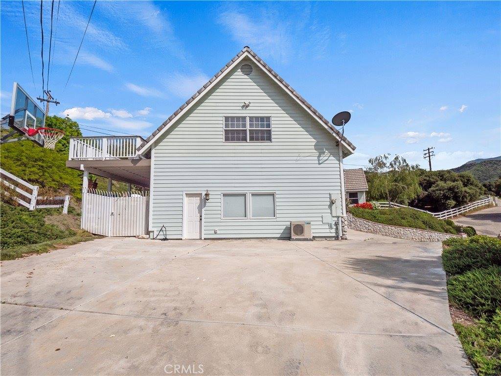 15341 Iron Canyon, Canyon Country, CA 91387