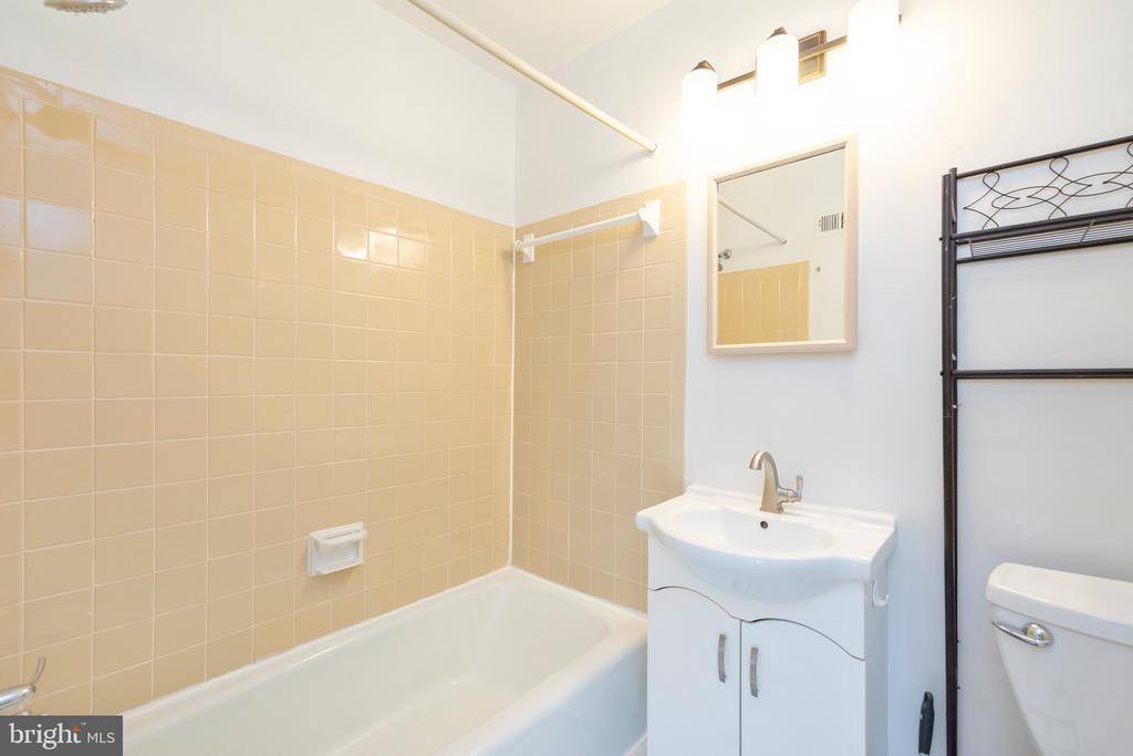 12265 Greenleaf, Potomac, MD 20854