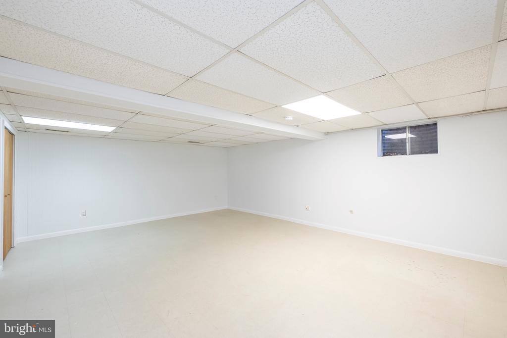 12265 Greenleaf, Potomac, MD 20854