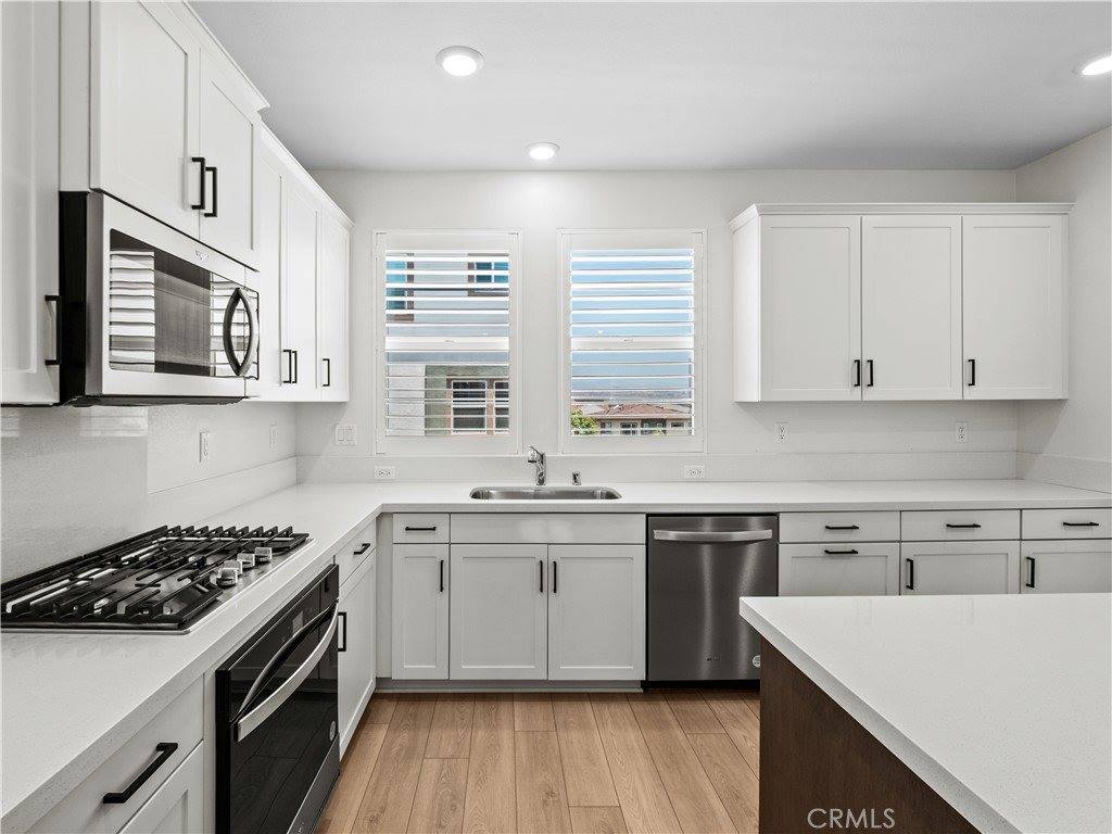 27148 Valley Oak Place, Valencia, CA 91381