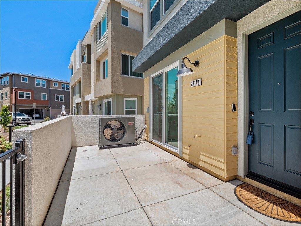 27148 Valley Oak Place, Valencia, CA 91381