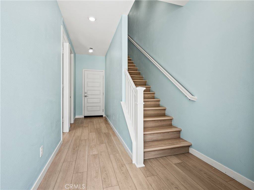 27148 Valley Oak Place, Valencia, CA 91381