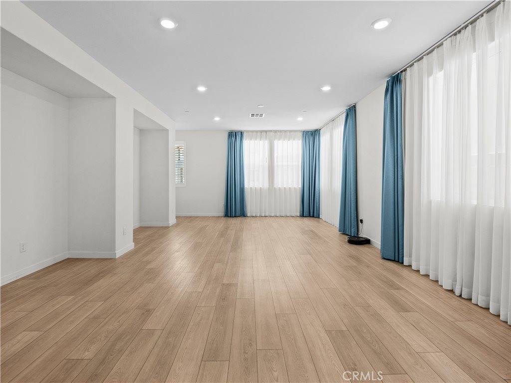 27148 Valley Oak Place, Valencia, CA 91381