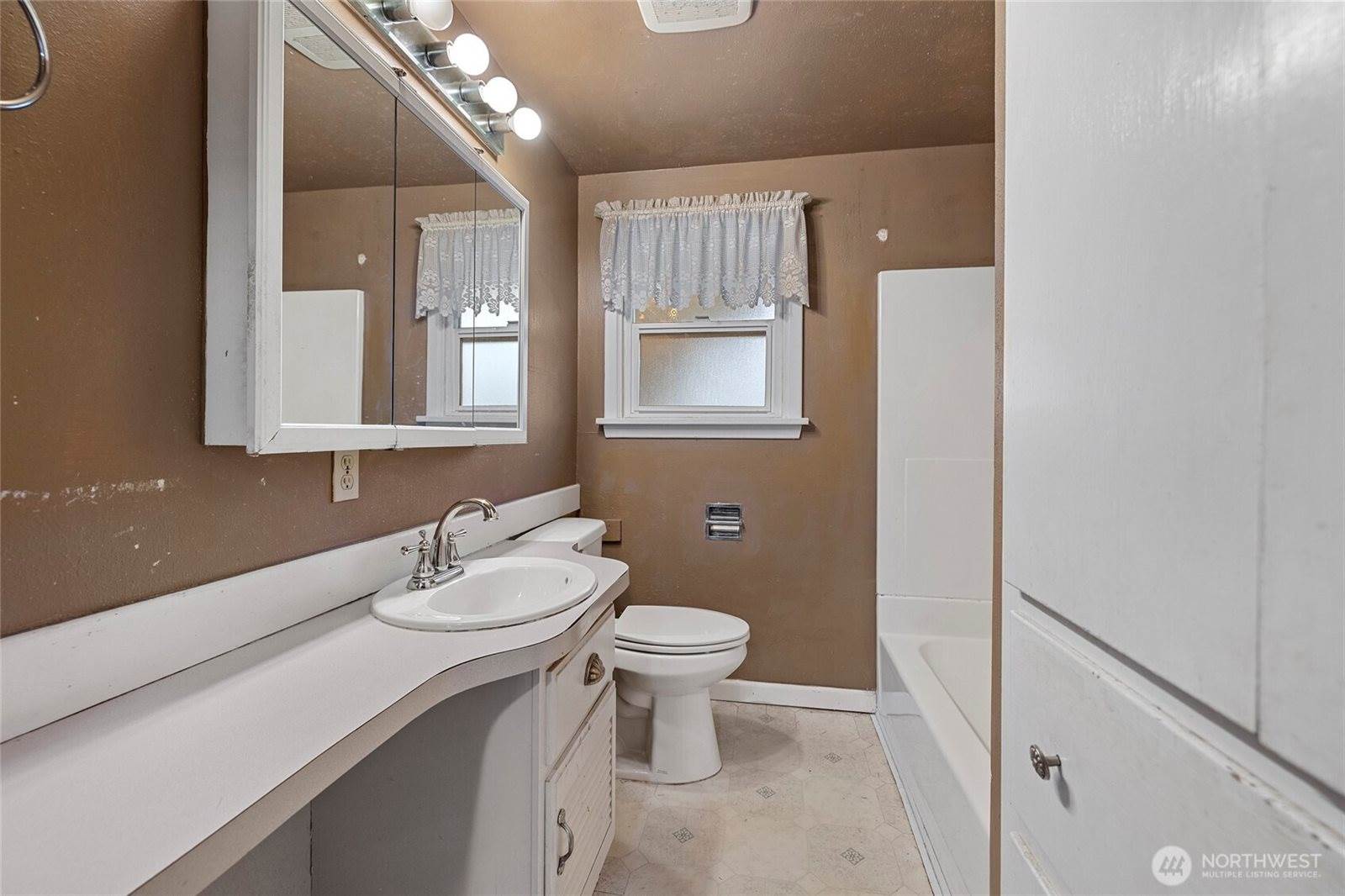 1808 South 14th Street, Mount Vernon, WA 98274