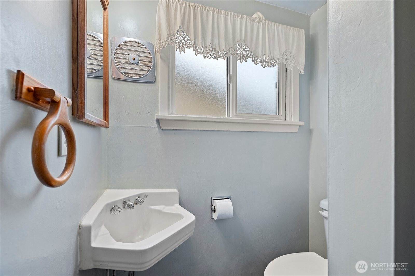 1808 South 14th Street, Mount Vernon, WA 98274