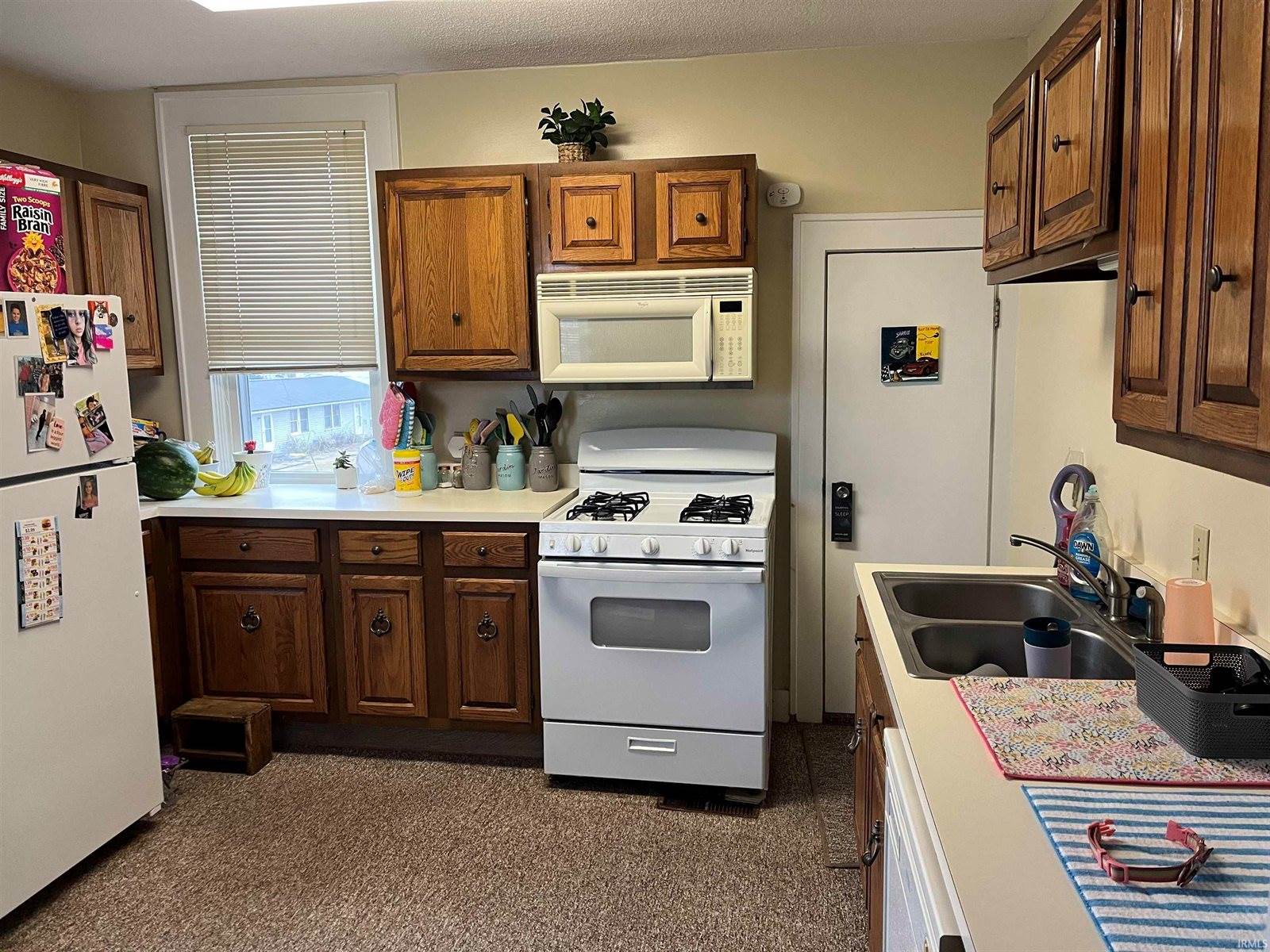 703 & 705 N Walnut Street, Hartford City, IN 47348