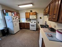 703 & 705 N Walnut Street, Hartford City, IN 47348