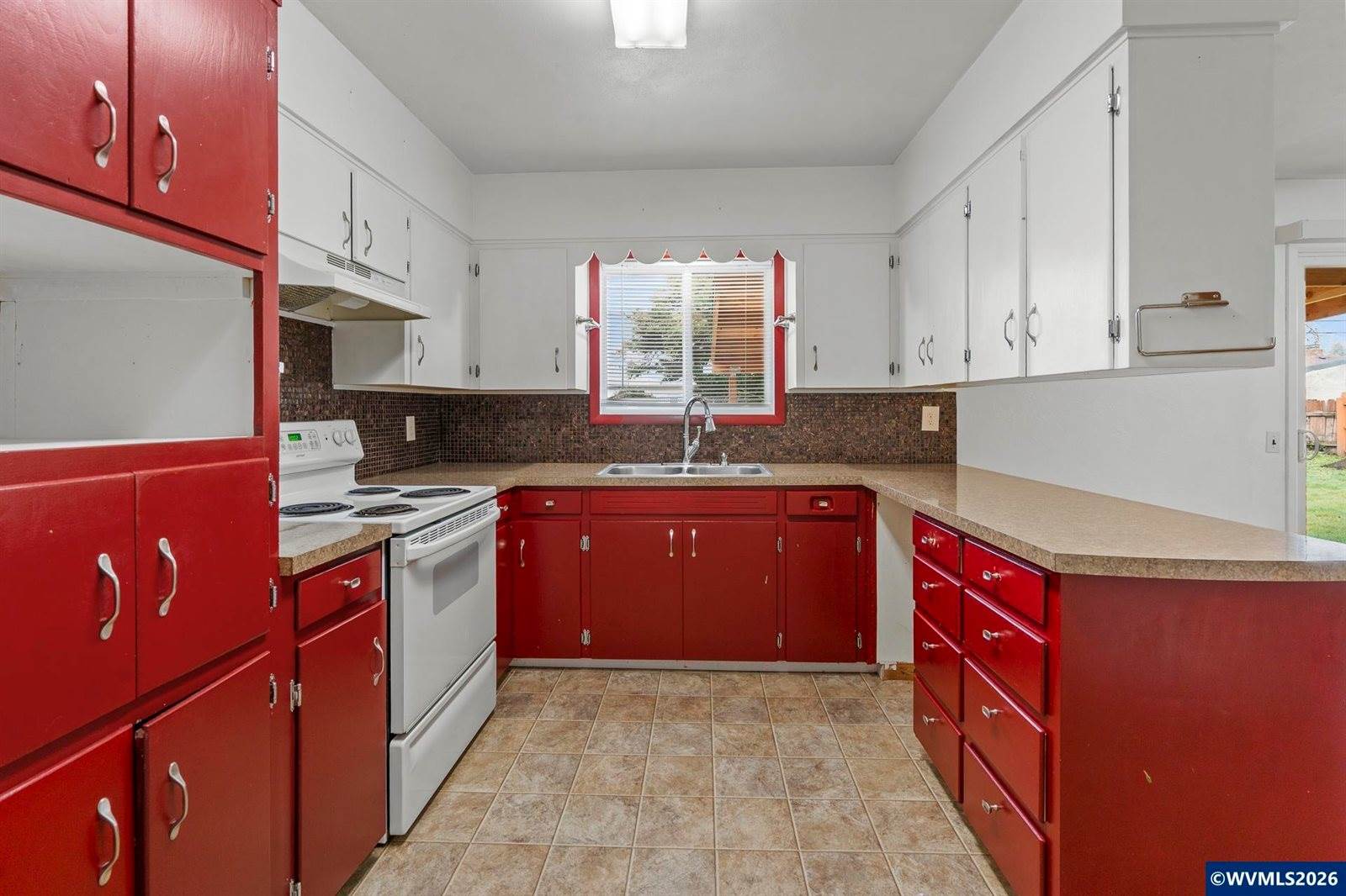 2922 Columbus St, Albany, OR 97322