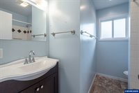 2922 Columbus St, Albany, OR 97322