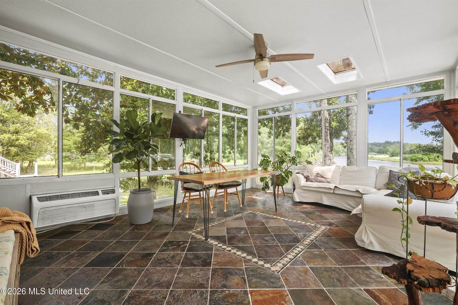 3512 River Bluff Road, D'Iberville, MS 39540