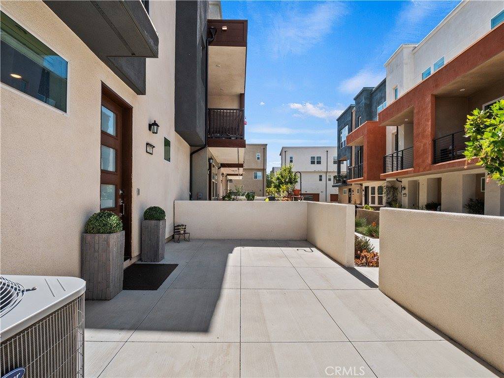 27013 Hummingbird Lane, Valencia, CA 91381