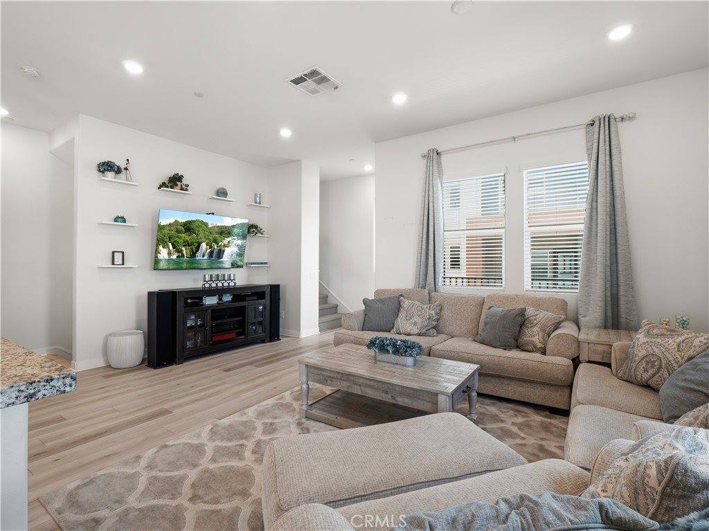 27013 Hummingbird Lane, Valencia, CA 91381