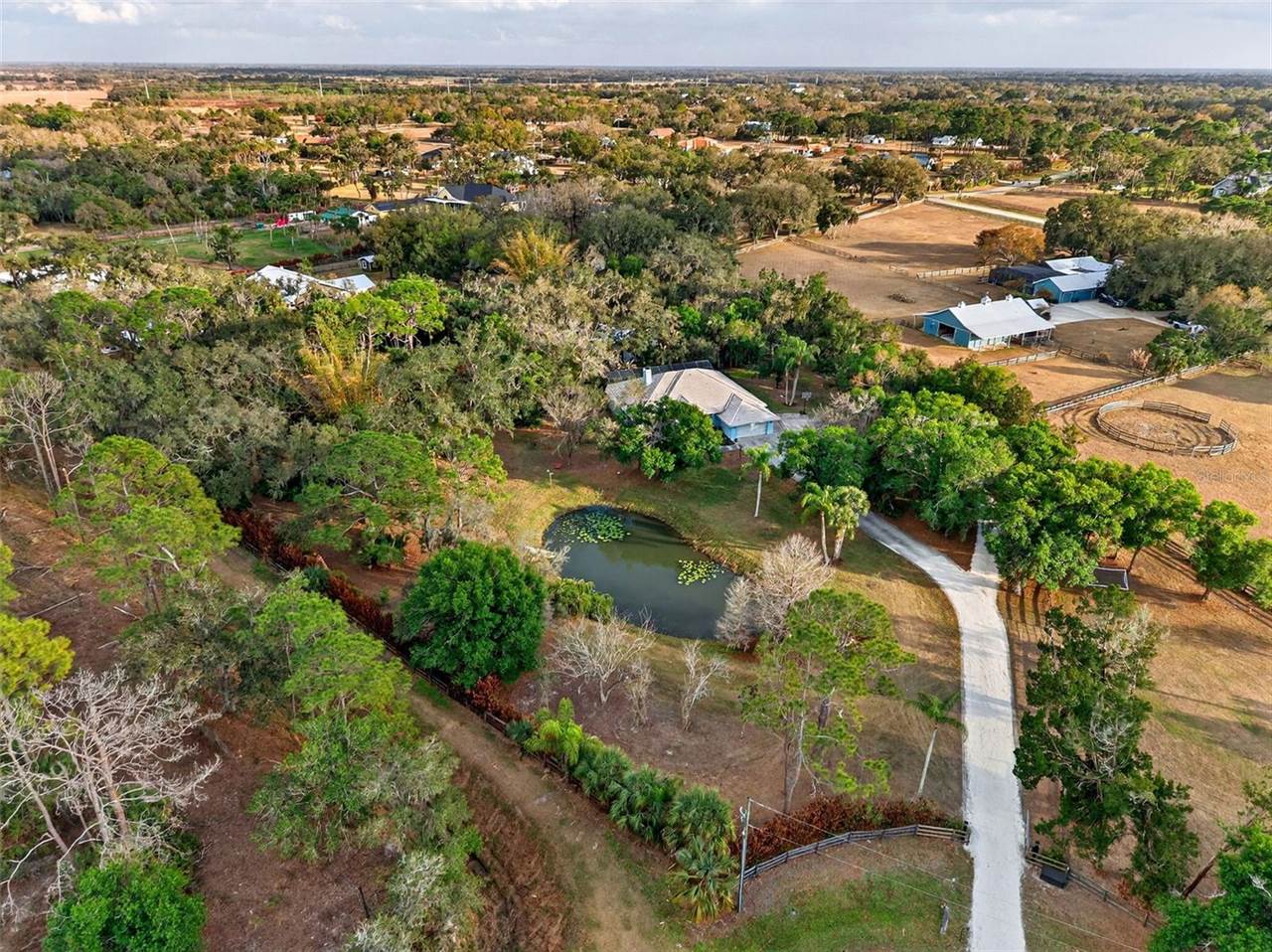 7088 Saddle Creek Lane, Sarasota, FL 34241