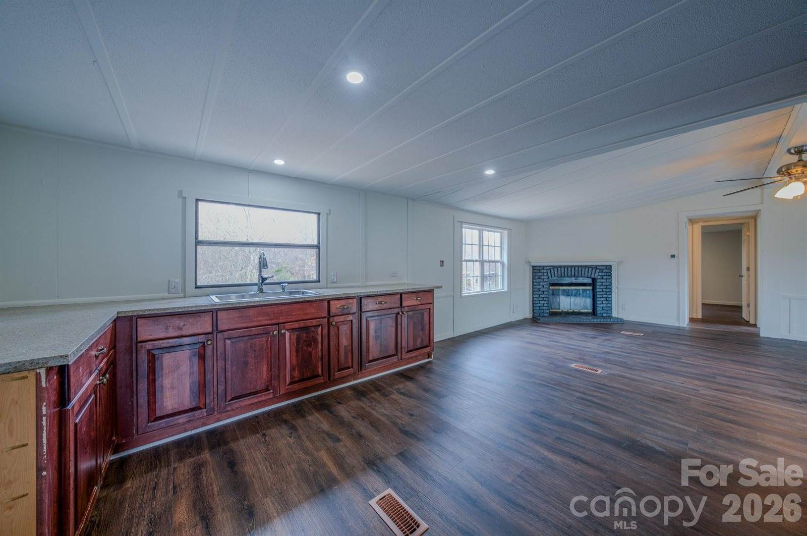 8 Teal Lane, Candler, NC 28715