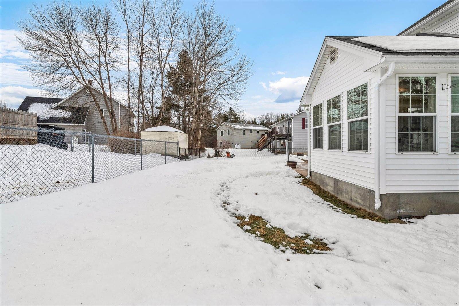 30 Bowdoin Drive, Brewer, ME 04412