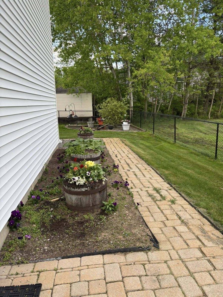 30 Bowdoin Drive, Brewer, ME 04412