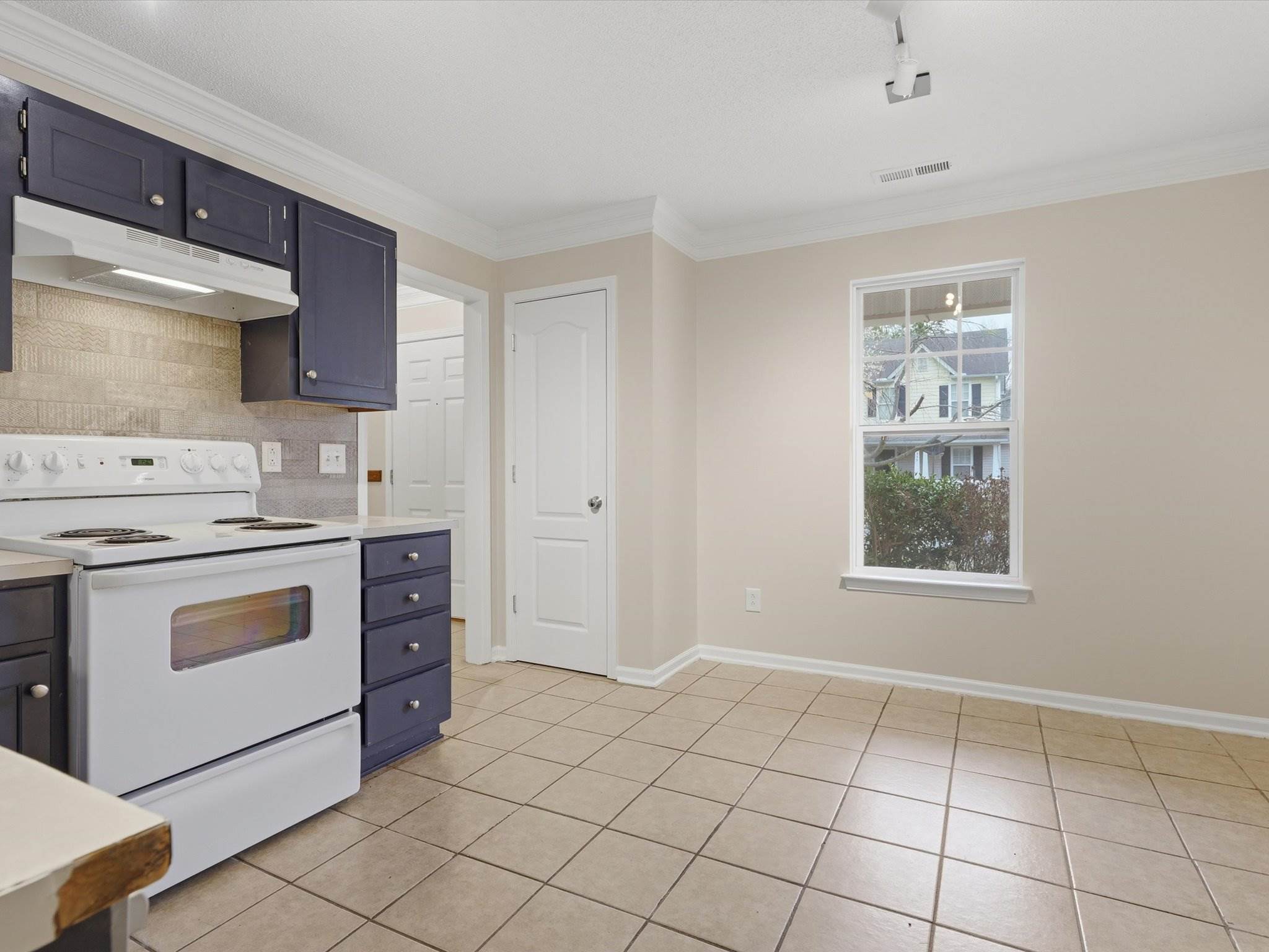 Amir Circle, Matthews, NC 28105