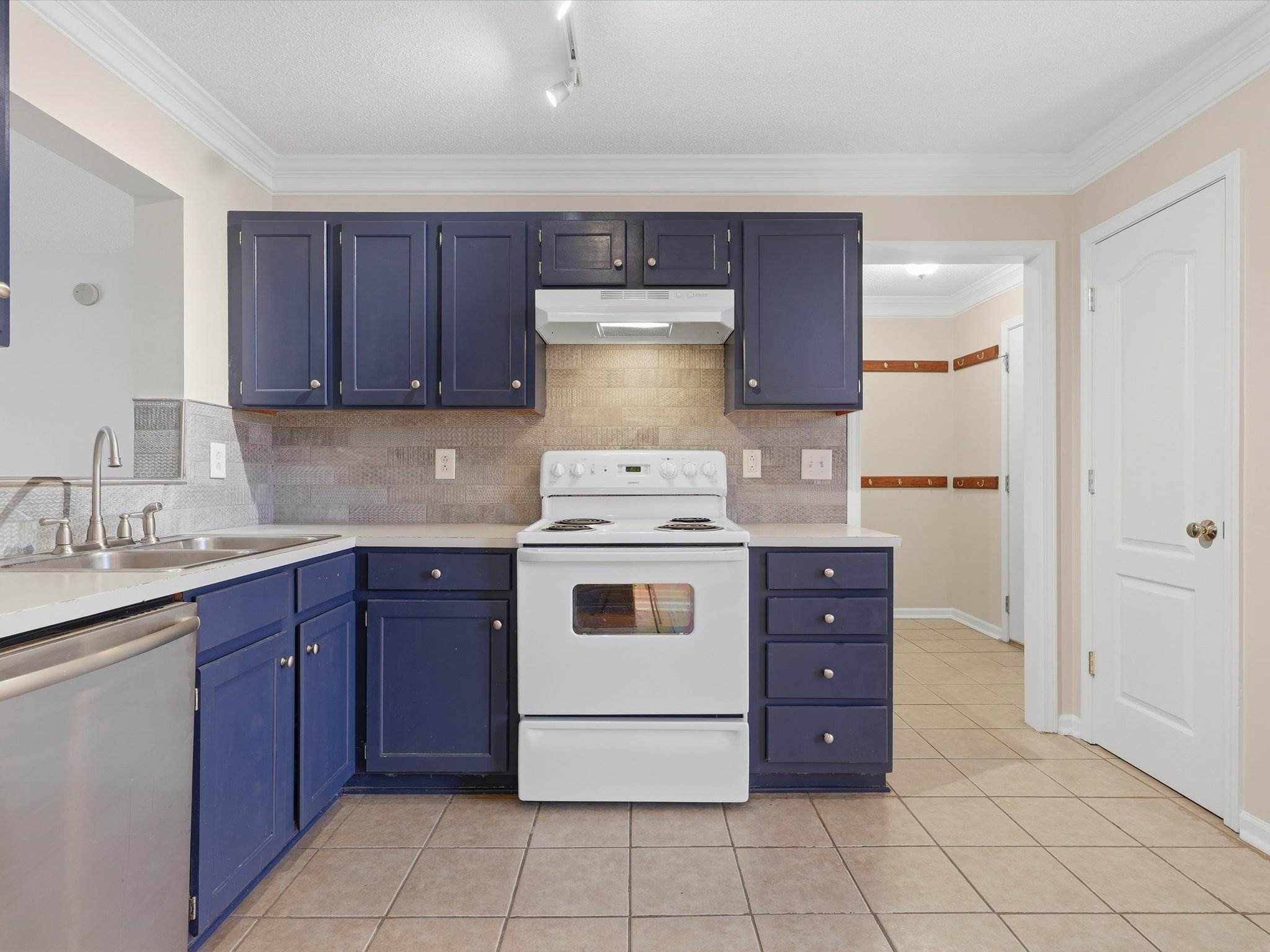 Amir Circle, Matthews, NC 28105