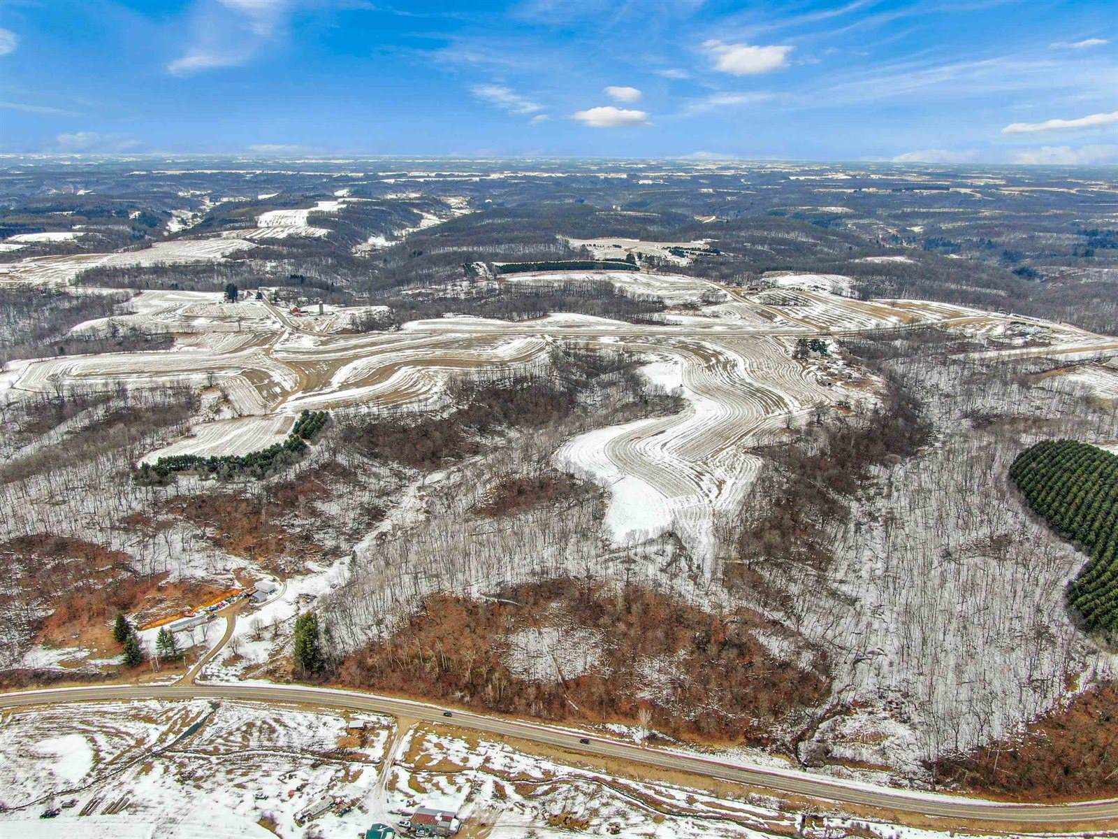 Hwy 82, Union, WI 54639