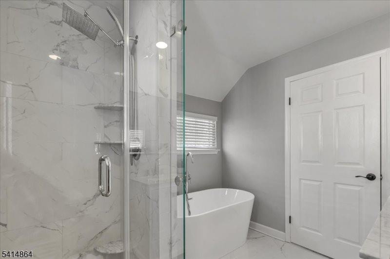 40 Primrose Ln, Long Hill Township, NJ 07933