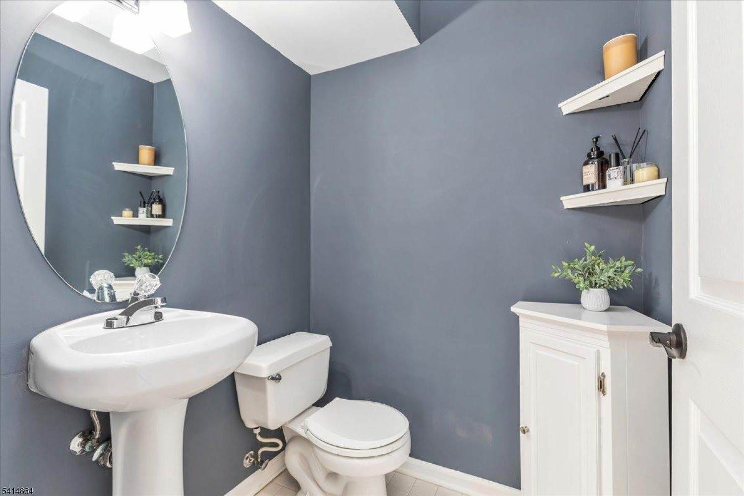 40 Primrose Ln, Long Hill Township, NJ 07933