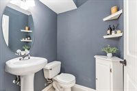 40 Primrose Ln, Long Hill Township, NJ 07933