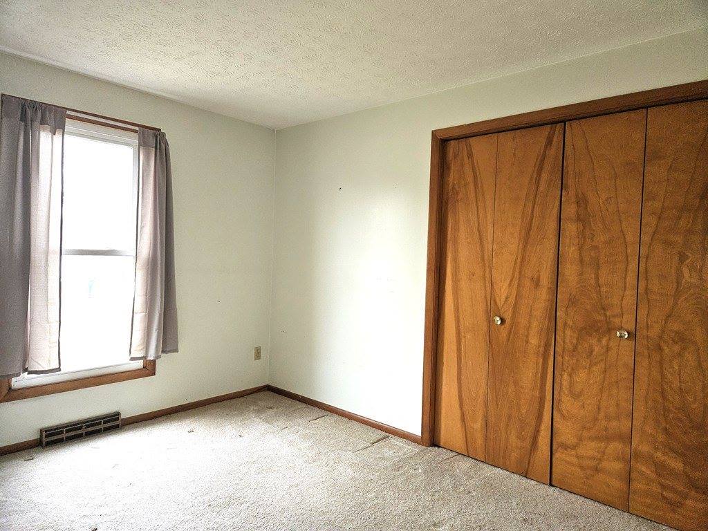 2353 Galaxie Dr, Mansfield, OH 44903