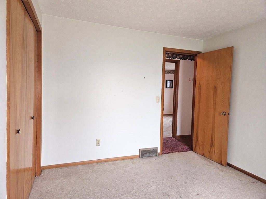 2353 Galaxie Dr, Mansfield, OH 44903