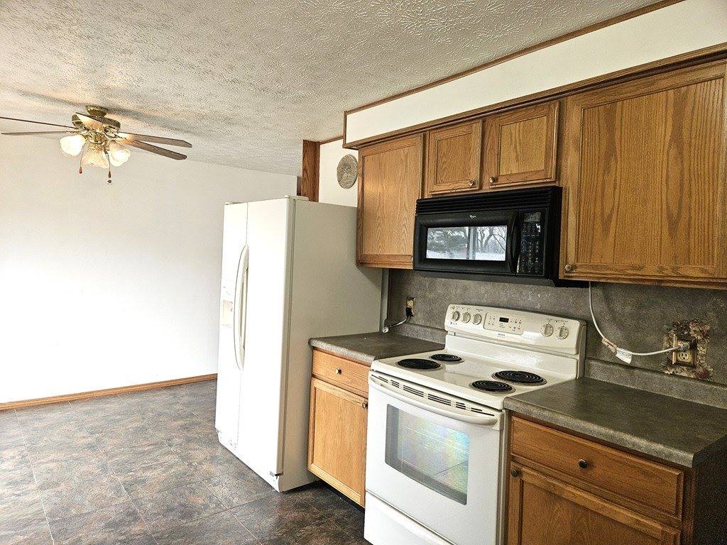 2353 Galaxie Dr, Mansfield, OH 44903