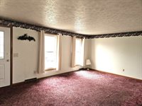 2353 Galaxie Dr, Mansfield, OH 44903