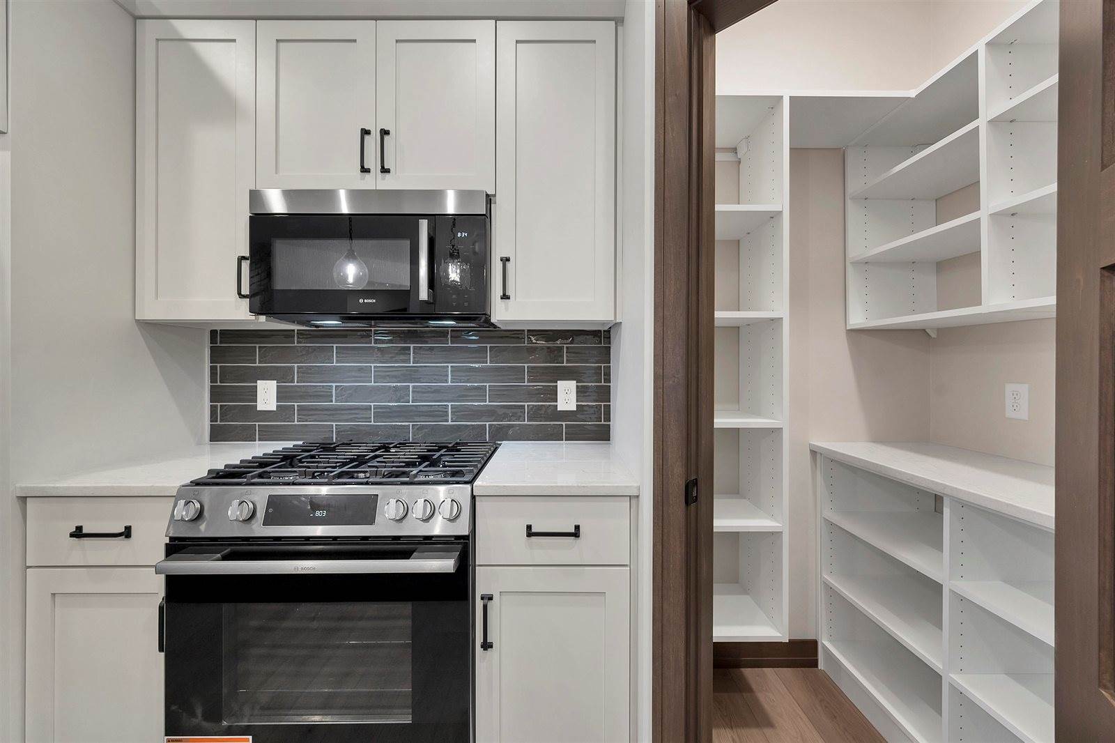 2407 Whispering Wind Lane, Green Bay, WI 54303