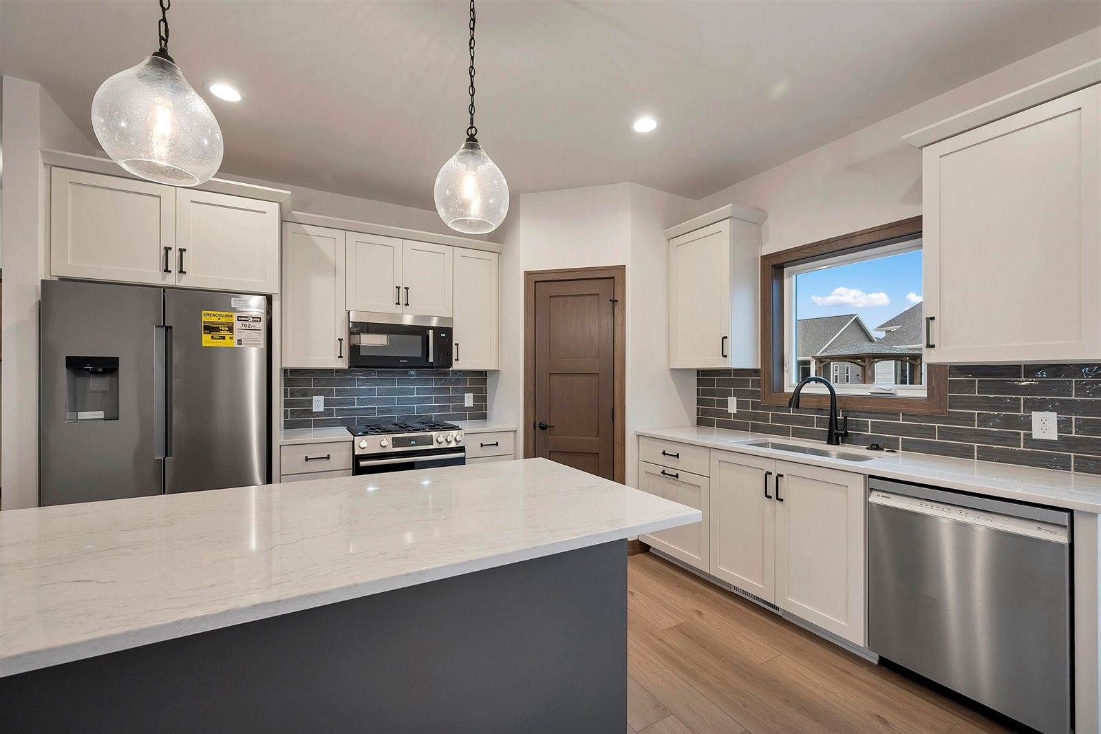 2407 Whispering Wind Lane, Green Bay, WI 54303