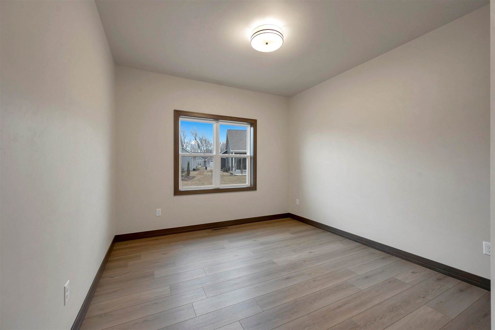 2407 Whispering Wind Lane, Green Bay, WI 54303