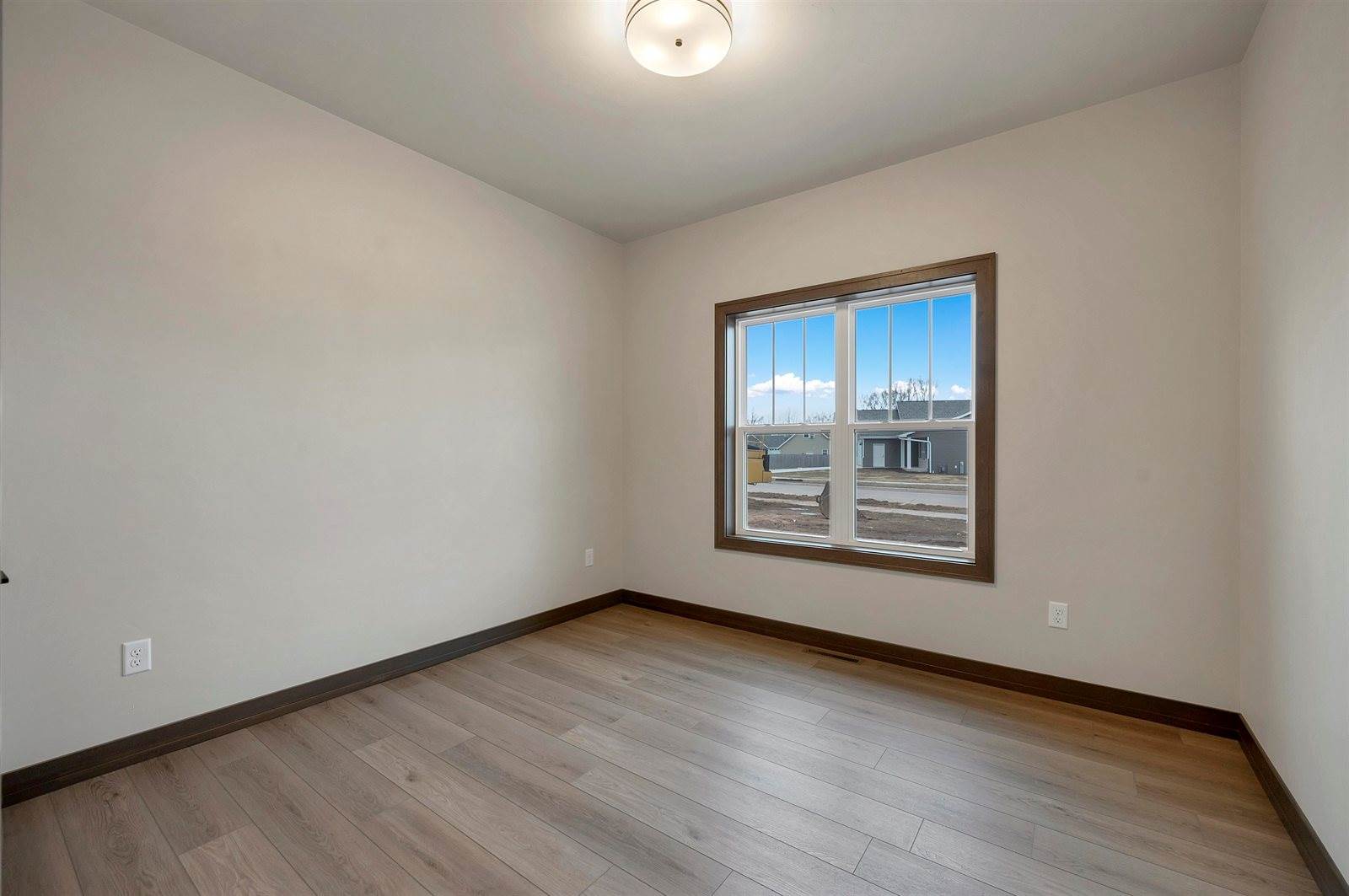 2407 Whispering Wind Lane, Green Bay, WI 54303