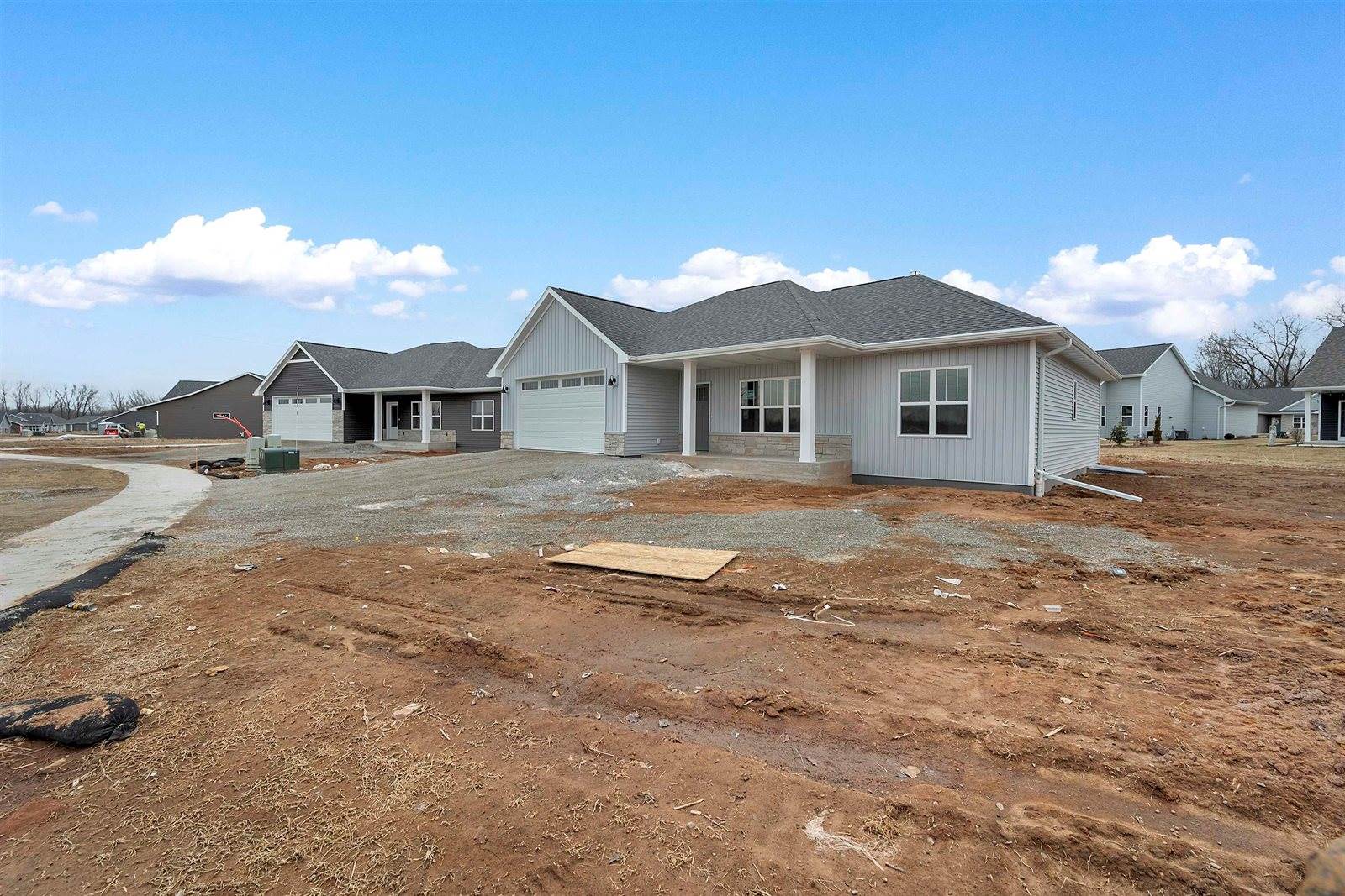 2407 Whispering Wind Lane, Green Bay, WI 54303