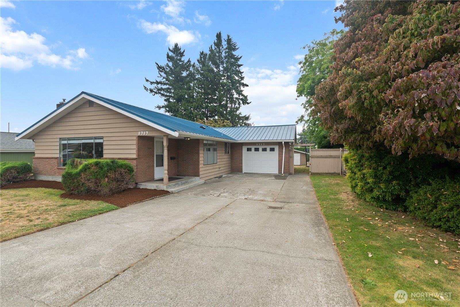 1717 E Street, Lynden, WA 98264