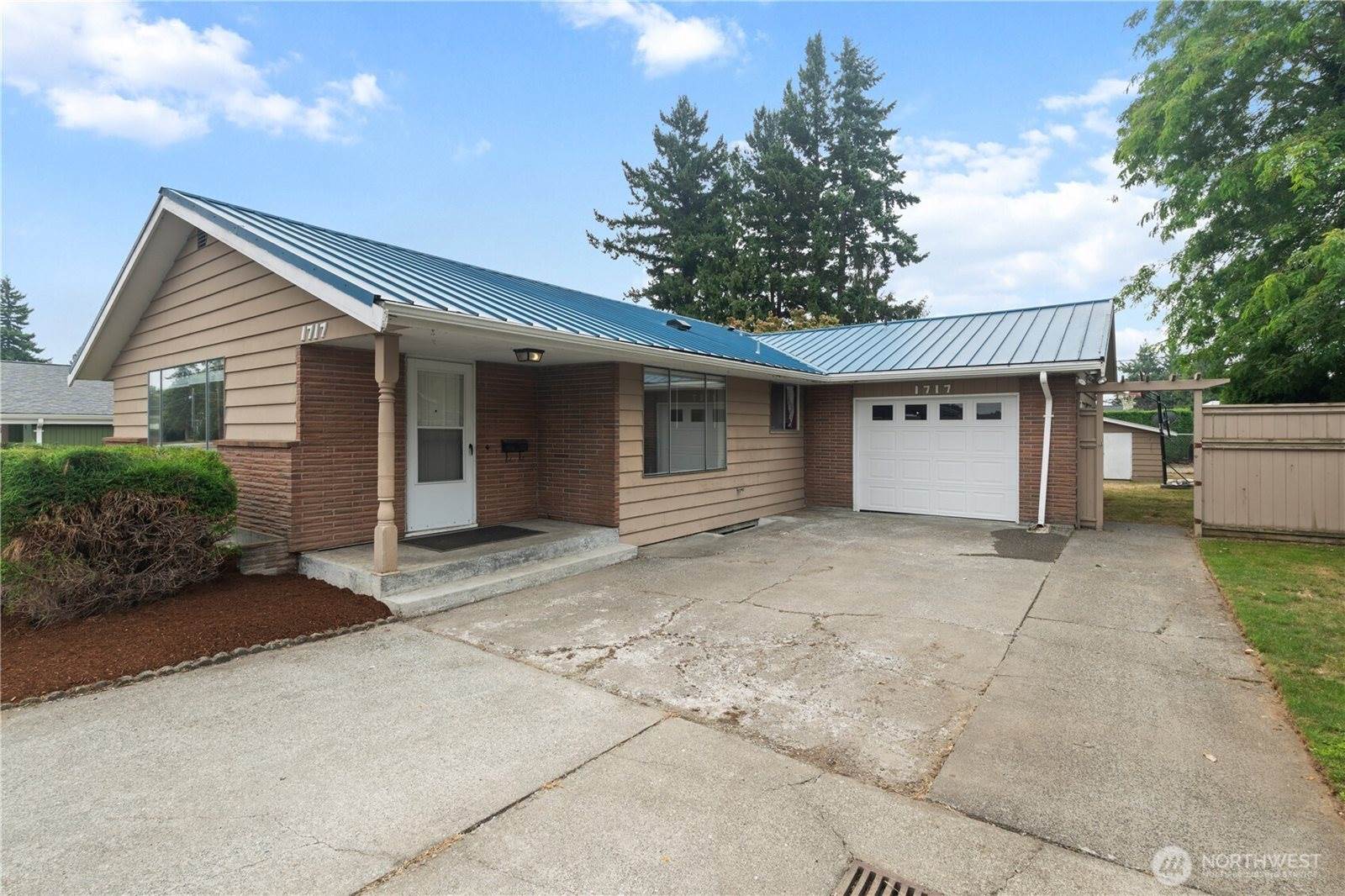 1717 E Street, Lynden, WA 98264