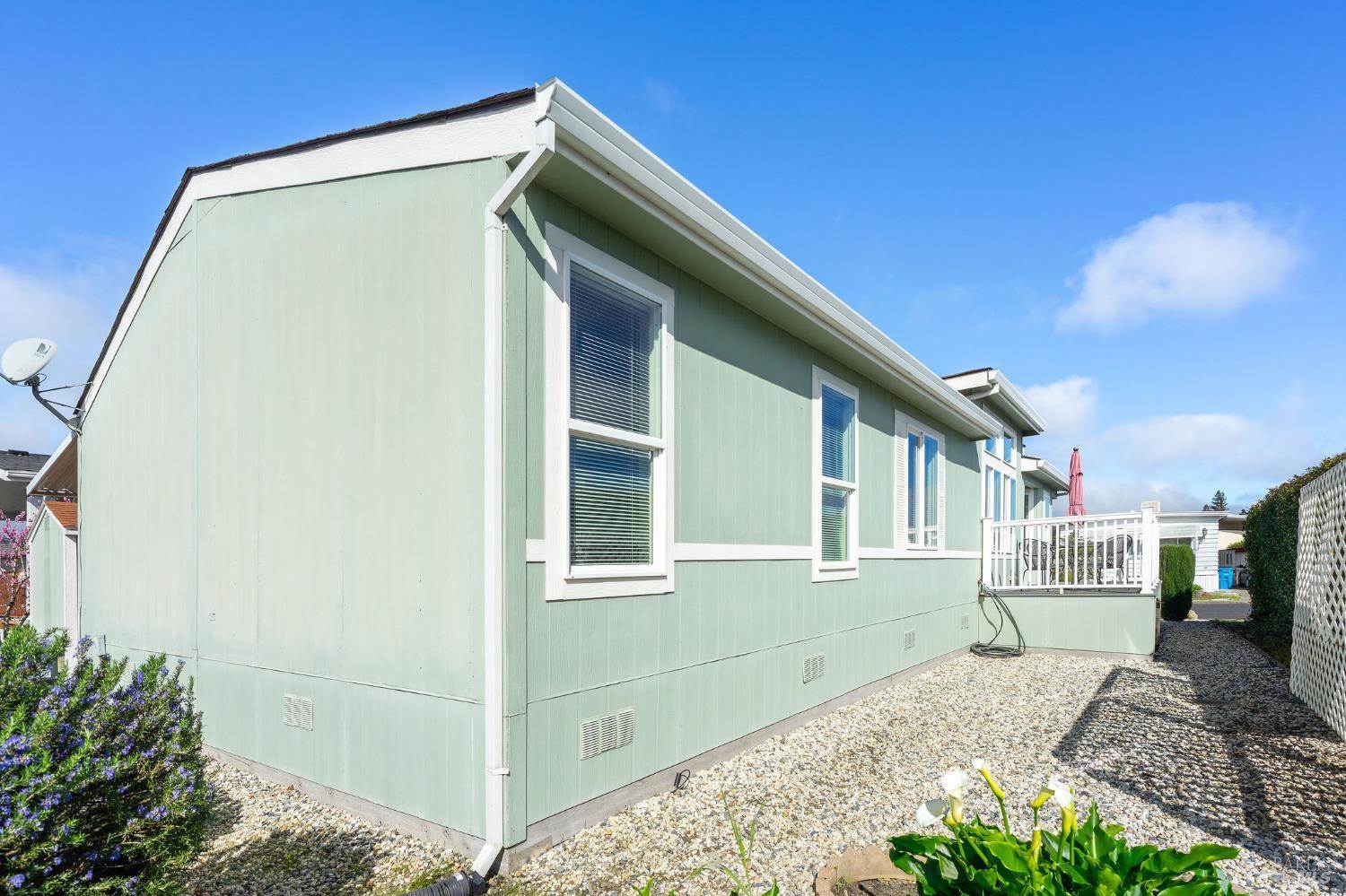 32 Yorkshire Drive, Santa Rosa, CA 95401