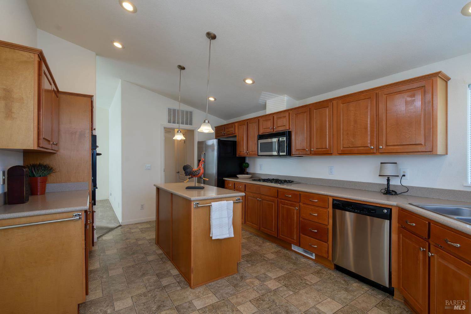 32 Yorkshire Drive, Santa Rosa, CA 95401