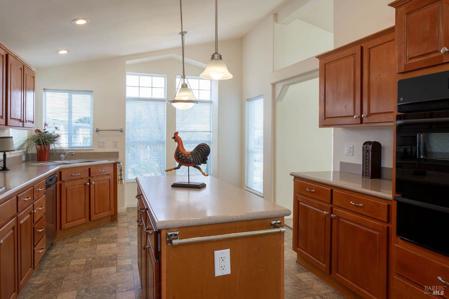 32 Yorkshire Drive, Santa Rosa, CA 95401