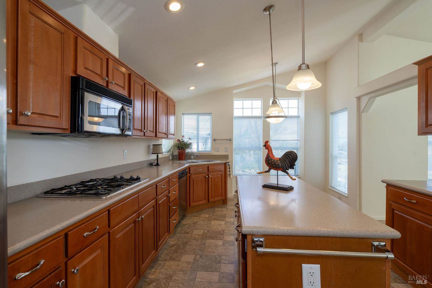 32 Yorkshire Drive, Santa Rosa, CA 95401