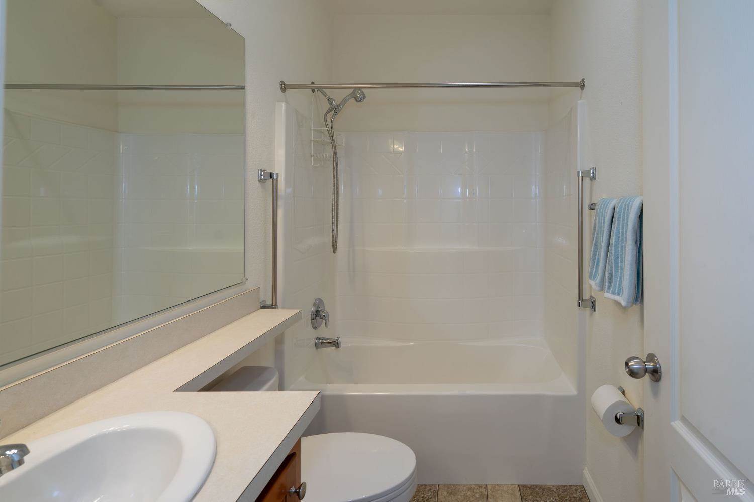32 Yorkshire Drive, Santa Rosa, CA 95401
