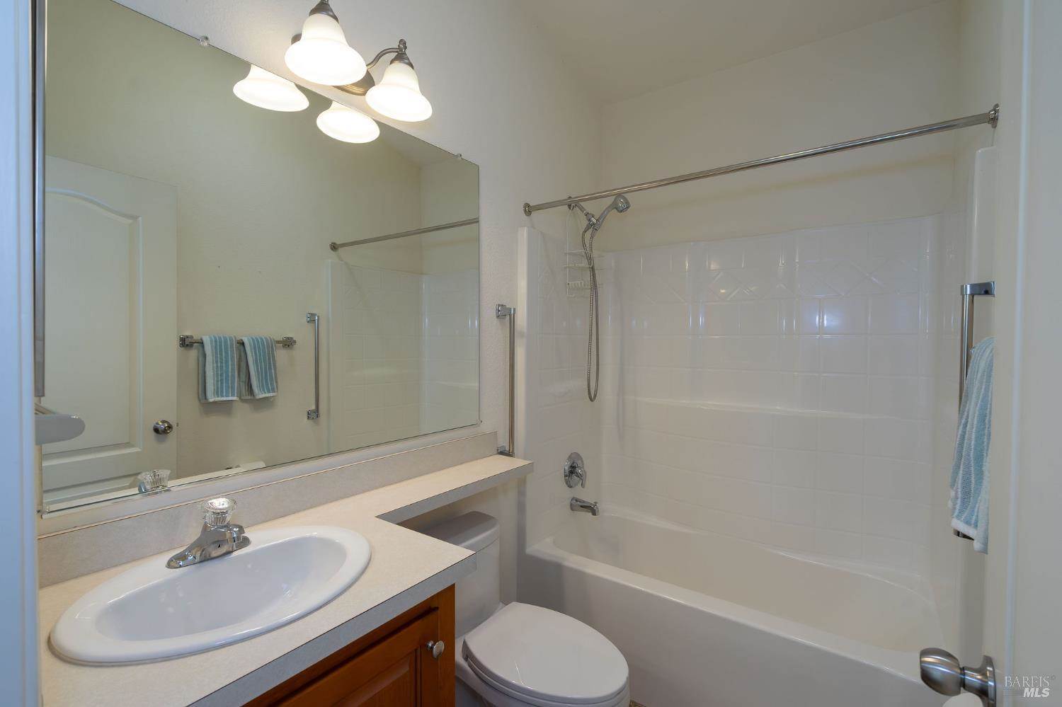 32 Yorkshire Drive, Santa Rosa, CA 95401