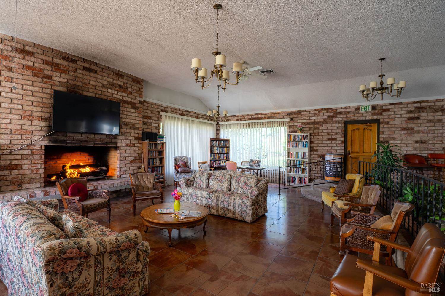 32 Yorkshire Drive, Santa Rosa, CA 95401