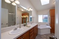 32 Yorkshire Drive, Santa Rosa, CA 95401
