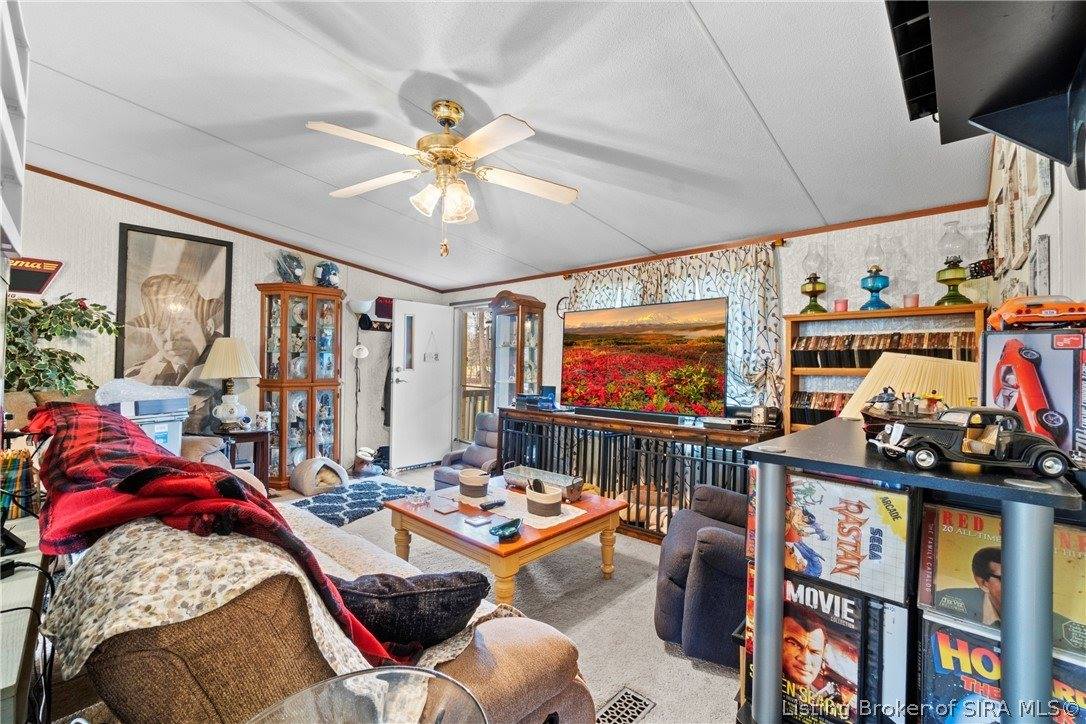 7553 East Tank Pond Road, Nabb, IN 47147