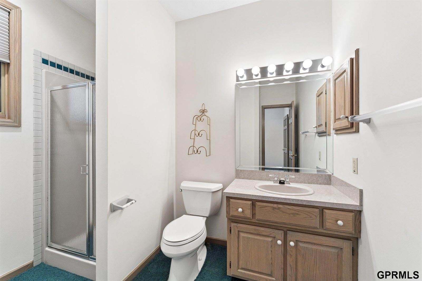 1705 North 129 Street, Omaha, NE 68154