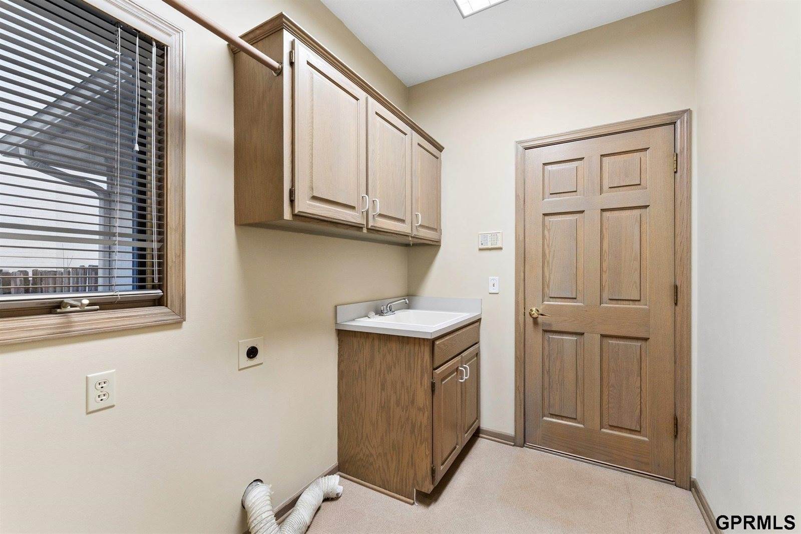 1705 North 129 Street, Omaha, NE 68154